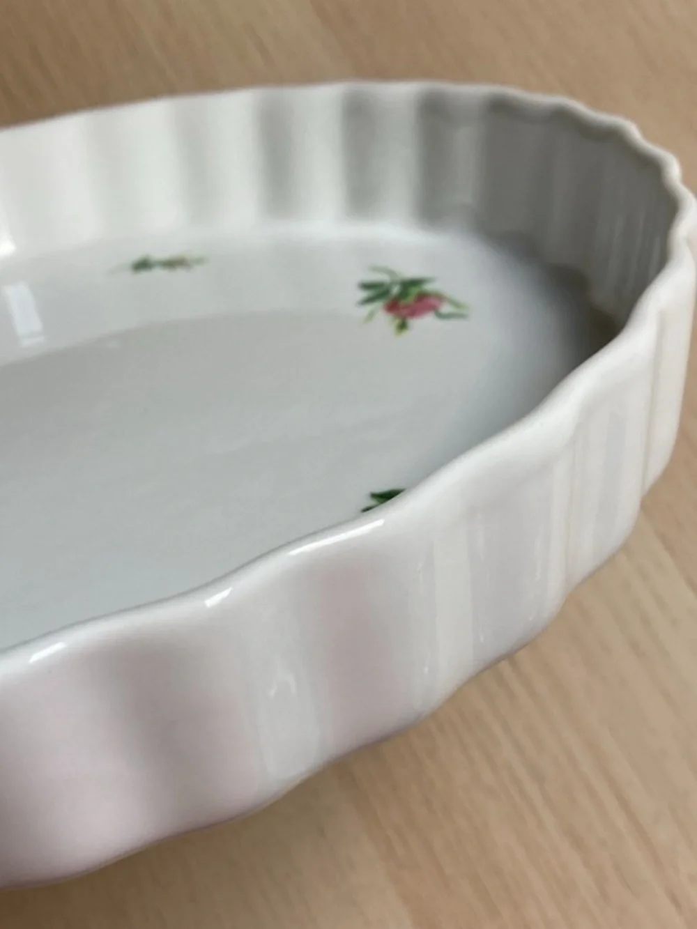 Floral Ceramic Quiche Dish, Christine Holm, White with pink roses, Baking dish